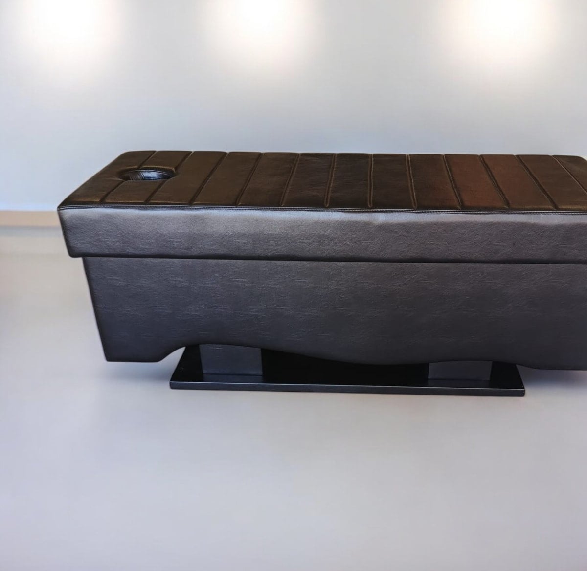 Deri Kaplamalı Lüks Masaj Yatağı - Premium Spa Masaj Masası ve VIP Sedye - Profesyonel spa ve wellness ekipmanı