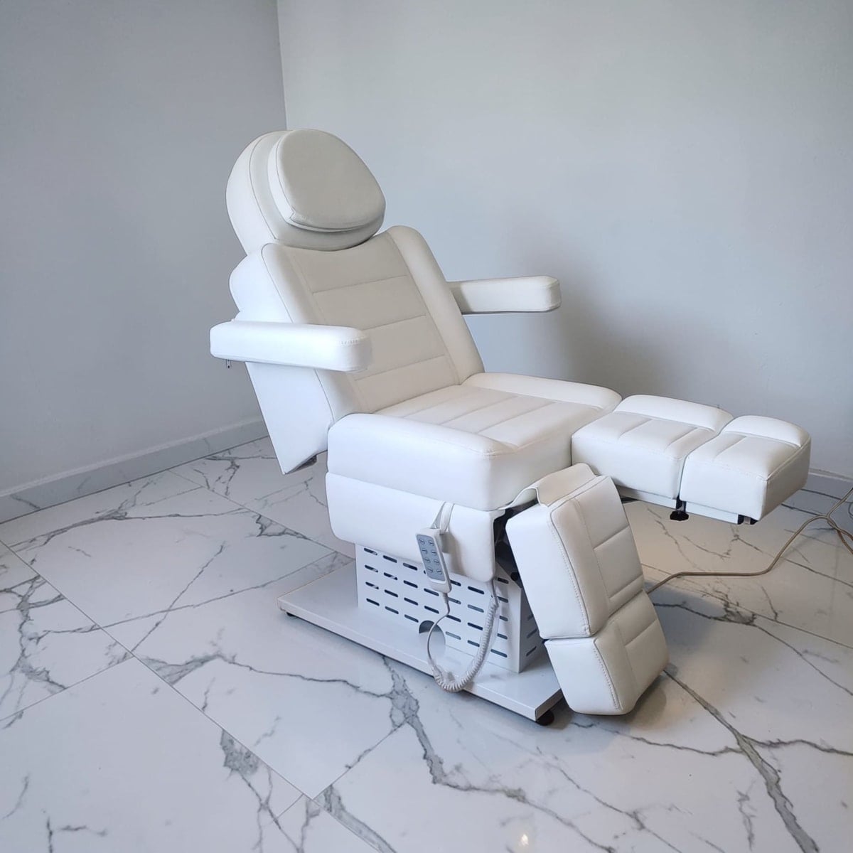 Profesyonel Çok Amaçlı Estetik Koltuğu: Pedoloji, Saç Ekim ve Estetik İşlemler İçin Maksimum Konfor - Profesyonel spa ve wellness ekipmanı