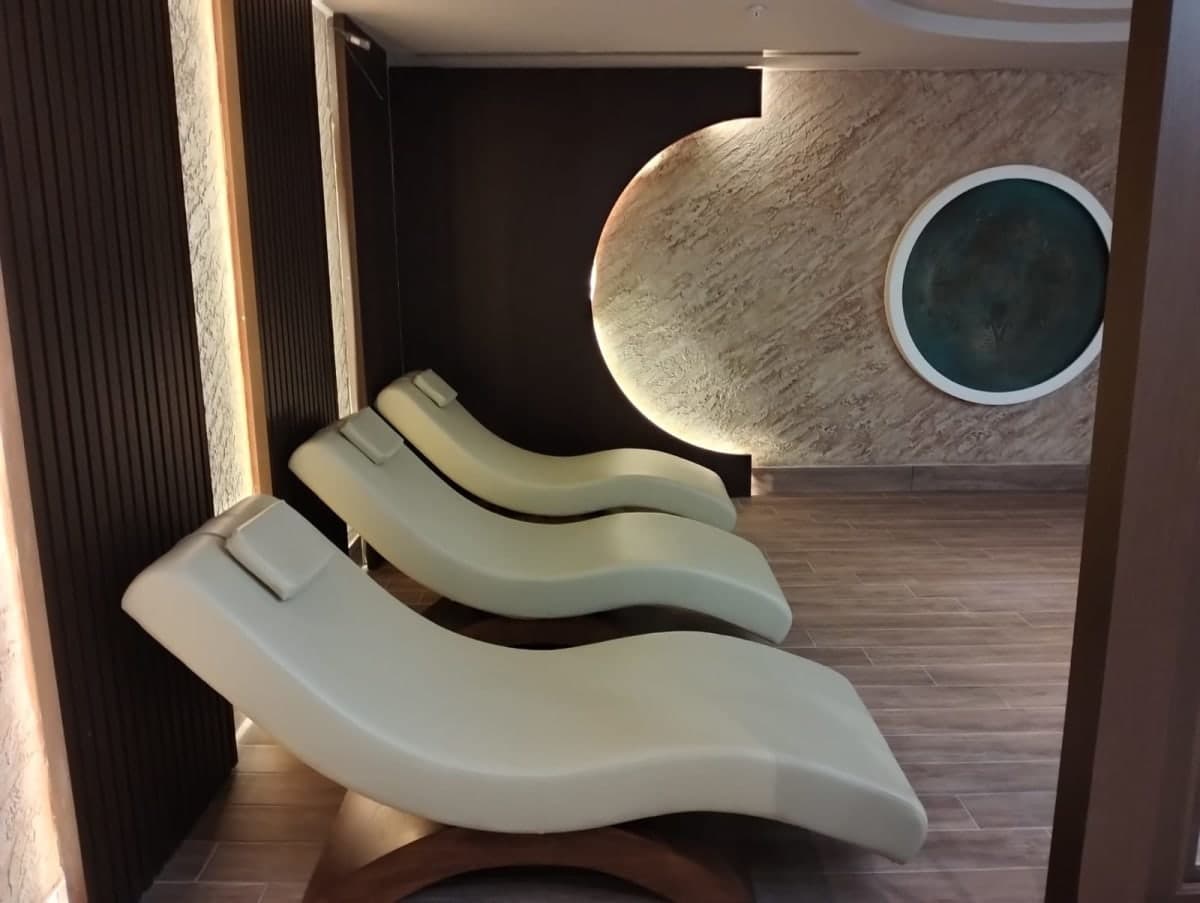Spa Şezlongu: Masaj Sonrası Kusursuz Dinlenmenin Mimarı - Spa ve wellness blog yazisi
