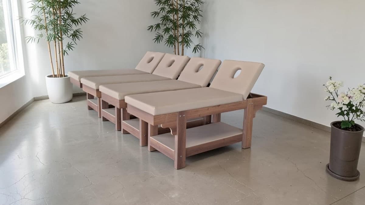 Ahşap Rengi Oynar Başlıklı ve Alt Raflı Cilt Bakım Yatağı - Profesyonel spa ve wellness ekipmanı