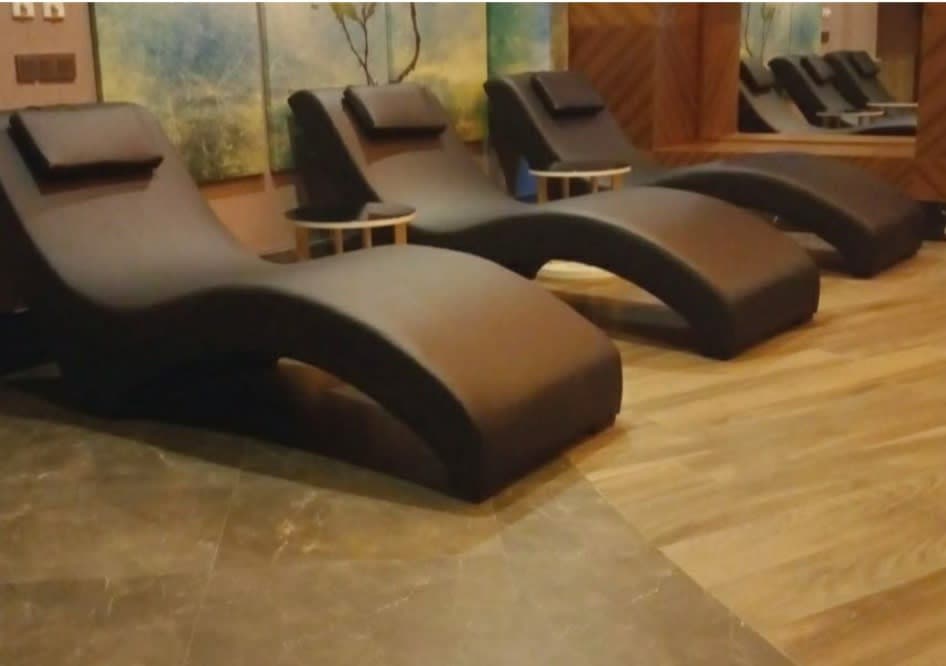 Ergonomik Deri Dinlenme Şezlongu - Profesyonel spa ve wellness ekipmanı