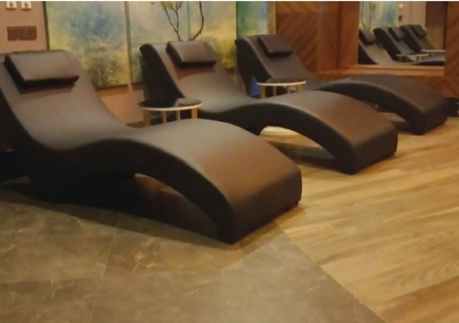 Ergonomik Deri Dinlenme Şezlongu - Profesyonel spa ve wellness ekipmanı
