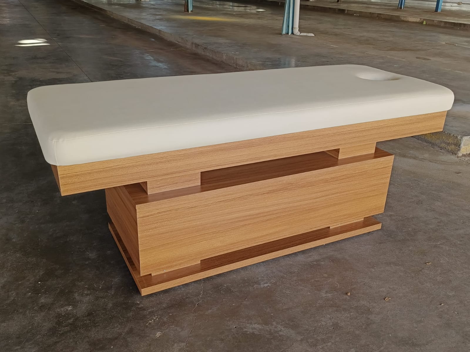 Spa Hizmetlerinde Masaj Yatağının Rolü ve Doğru Model Seçimi