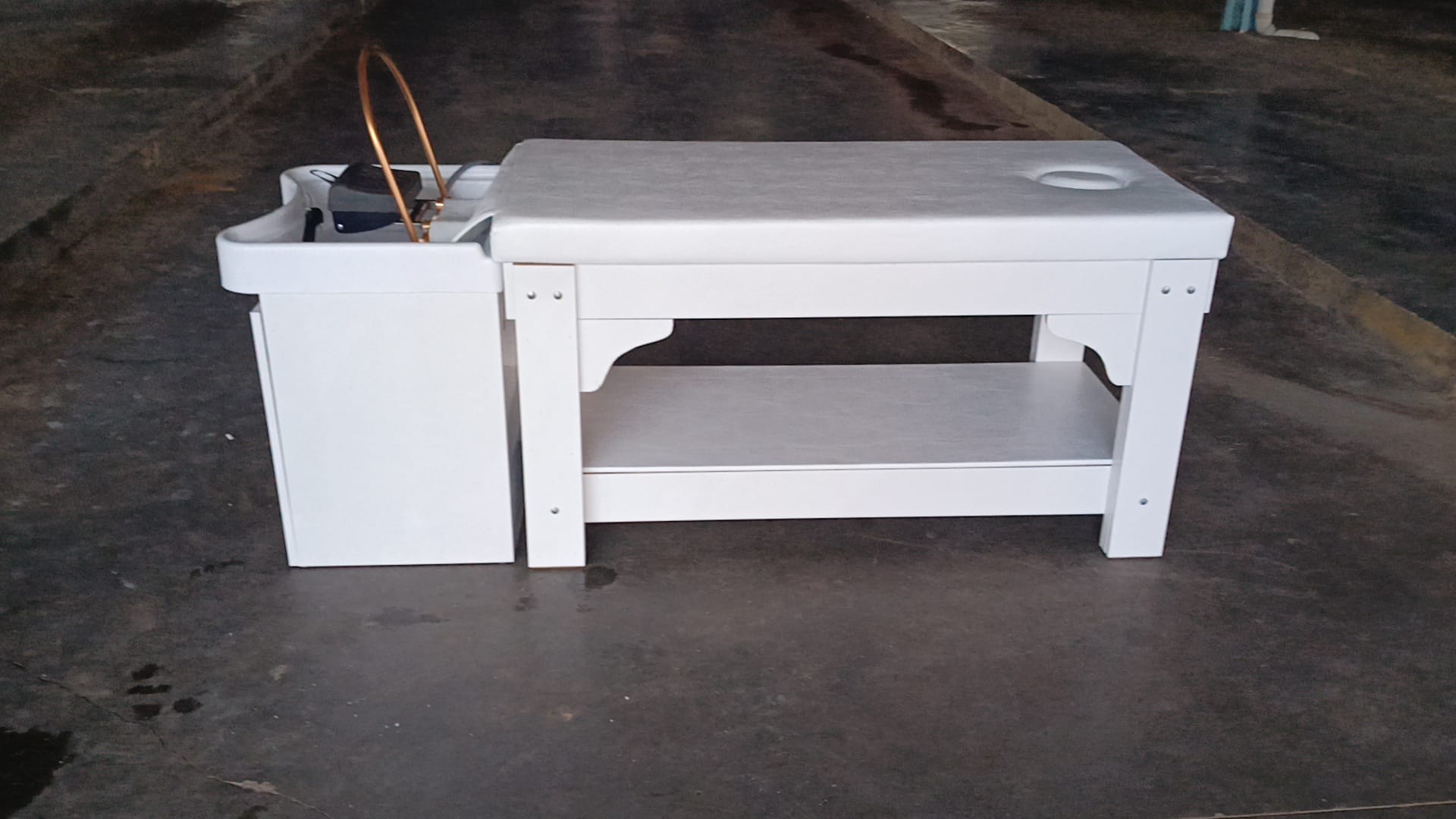 Beyaz Kafa Masaj Yatağı